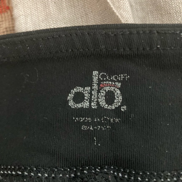 ALO Yoga Black capri flare Leggings - Picture 3 of 4